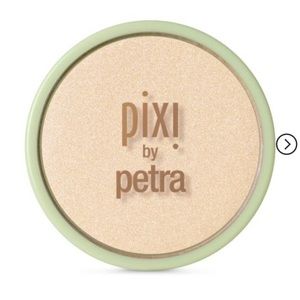 Pixi By Petra Highlighter